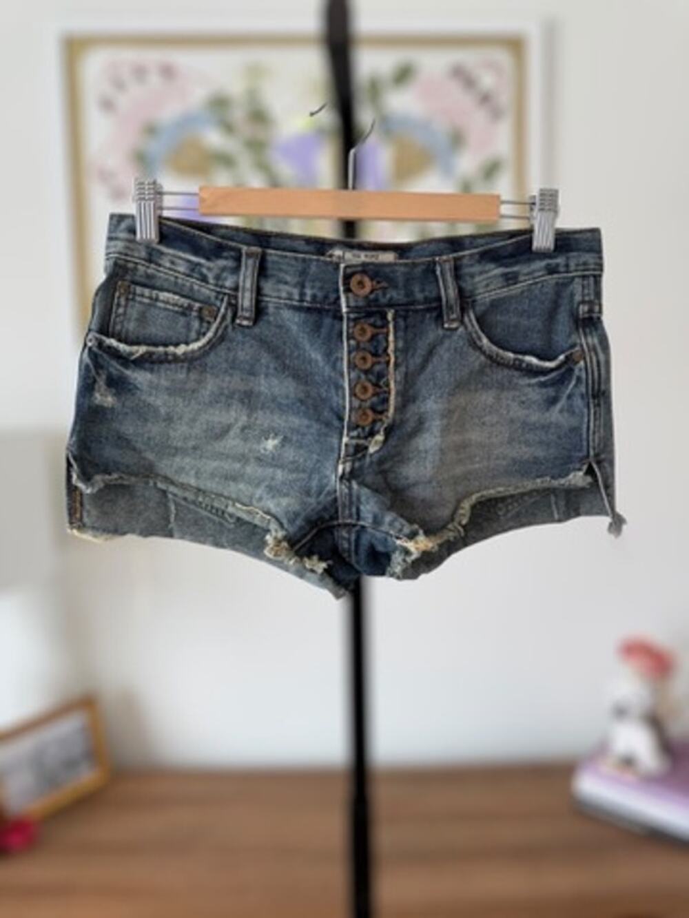 Free People Runaway Jillian Button Fly Raw Hem Cut Off Jean Short Blue Womens 24